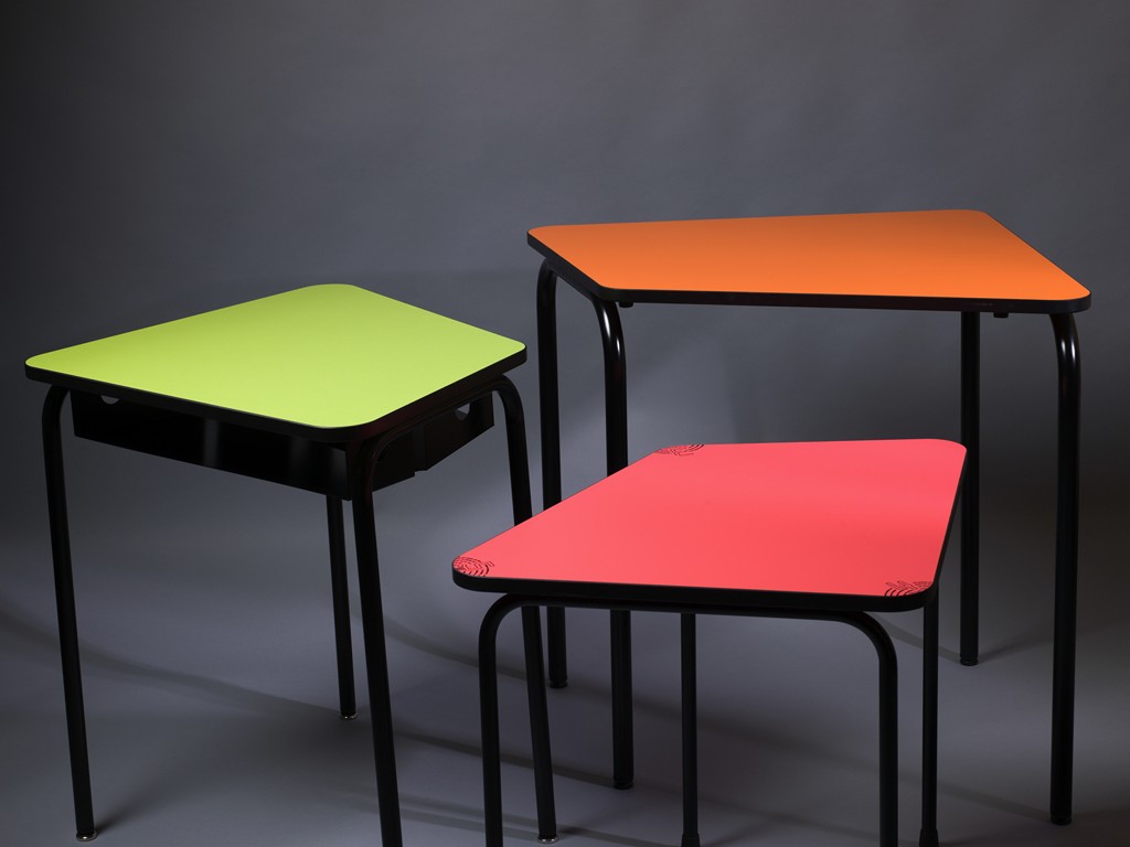 Table scolaire fantaisie, modulable et colorée